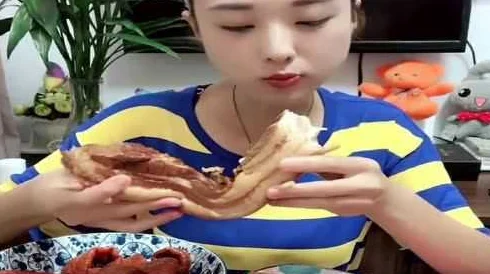 大肉大捧一进一出视频来啦为什么引发热议因为它独特的节奏和韵律让人上头